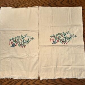 Embroidered Floral with Bird Cream Pillowcase Set Crochet Bottom Vintage